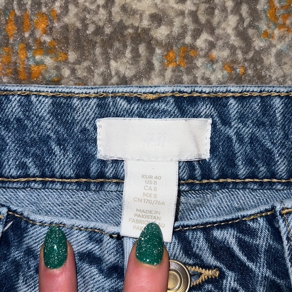 medium blue denim ripped jeans - size 8 - h&m mom style - Picture 2 of 2